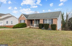 1076 STUART DR, FRONT ROYAL, VA 22630