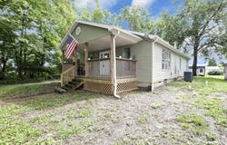 94 Main Street, Bloomingburg, OH 43106