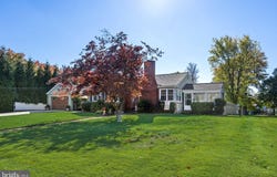546 S FORKLANDING Road, MAPLE SHADE, NJ 08052