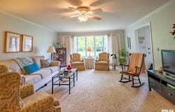 1026 AUDUBON Drive, Pekin, IL 61554