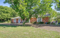 905 E Renfro Street, Burleson, TX 76028