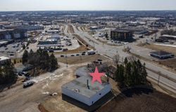 1703 N CASALOMA Drive, APPLETON, WI 54913-8847