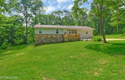 484 Kerrigan Rd, Crossville, TN 38555