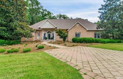3460 Edinburgh Dr, Pace, FL 32571