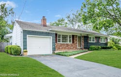 44 Williamsburg Drive, Toms River, NJ 08755
