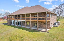 181 Merlot Road, Lampe, MO 65681