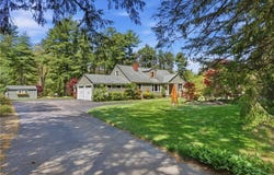 712 East Road, Scituate, RI 02857