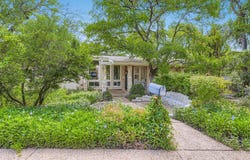 1901 Cresthaven DR, Austin, TX 78704