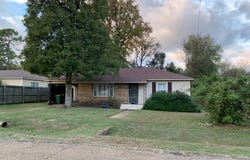 3106 MEADOW DR, Texarkana, TX 75501