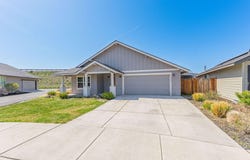 1641 NE 3rd Court, Redmond, OR 97756