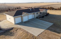 44453 262nd St, Canistota, SD 57012