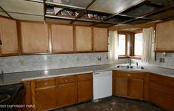 422 W Lloyd Street, Shenandoah, PA 17976