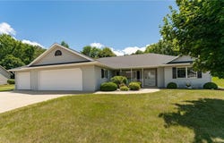320 Northern Hills Trail, Saint Charles, MN 55972