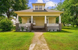 205 W Main Street, Gardner, KS 66030
