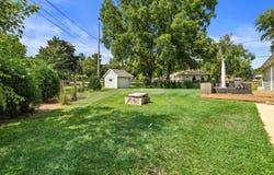 21410 W Valley Dr, New Berlin, WI 53146