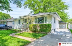 3719 S 49th Avenue, Omaha, NE 68106