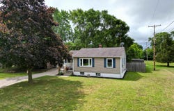 324 E Hillcrest, Alma, MI 48801