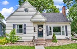 202 Rosebud Avenue, Waterloo, IA 50701