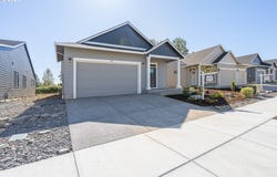 718 Tigerlily ST, Silverton, OR 97381