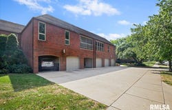 1212 S GRAND Avenue West, Springfield, IL 62704-0000