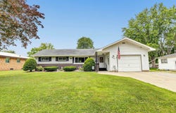 937 S MAIDEN Lane, SHAWANO, WI 54166-3133