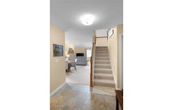 621 Derby Run, Willoughby Hills, OH 44092