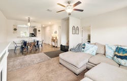 660 Yearwood LN, Jarrell, TX 76537