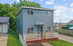 405 ELLIS Street, KEWAUNEE, WI 54216-1328