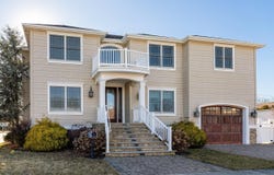 300 N Delavan Ave, Margate, NJ 08402