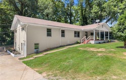 1112 Riverside Terrace, Gainesville, GA 30501