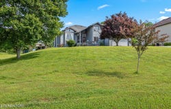1290 Fairway Drive, Loudon, TN 37774