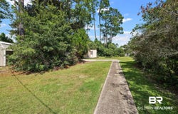 523 Escambia Cir, Lillian, AL 36549