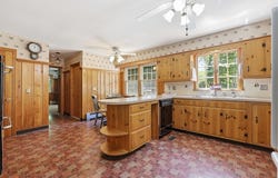 104 Jackson Dr, Raynham, MA 02767
