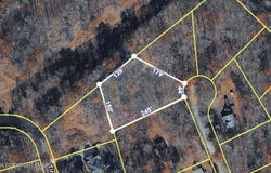 18E N Cortina Ct, Henryville, PA 18332