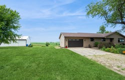 1246 N 75th Avenue W, Newton, IA 50208