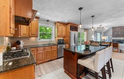 2 Harrison Pl, Franklin, MA 02038