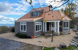 504  Airport Dr, Hot Springs, VA 24445