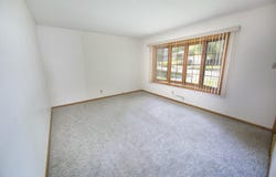 1434 Aldoro Dr, Waukesha, WI 53188