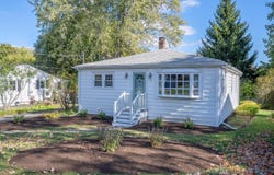 16 Hewey Street, Bangor, ME 04401