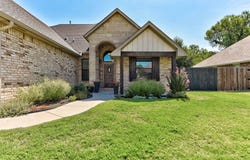 11132 Fairways Avenue, Yukon, OK 73099