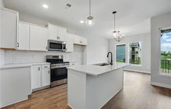 2433 NW Sunnyvale Court, Blue Springs, MO 64015