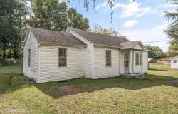 9016 Three Points Rd, Mascot, TN 37806