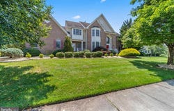 26 WOODLAND DRIVE, PLAINSBORO, NJ 08536