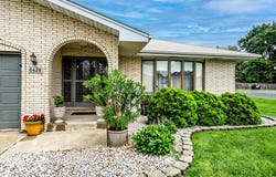 6426 W 84th Place, Burbank, IL 60459