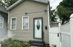 1105 E Oak St, Louisville, KY 40204