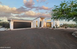 6640 N Camino Padre Isidoro, Tucson, AZ 85718