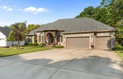 5125 S Chatsworth Avenue, Springfield, MO 65810