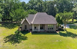 1043 Stonegate Drive, McComb, MS 39648