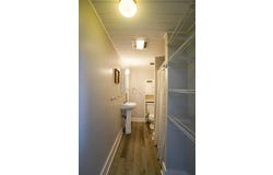 6 Pleasant St, Pepperell, MA 01463
