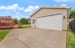 3702 Sudbury Ln, Louisville, KY 40220